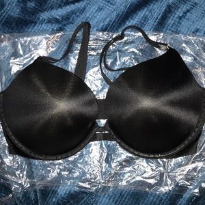 NWT 34DD Victoria’s Secret push up bra